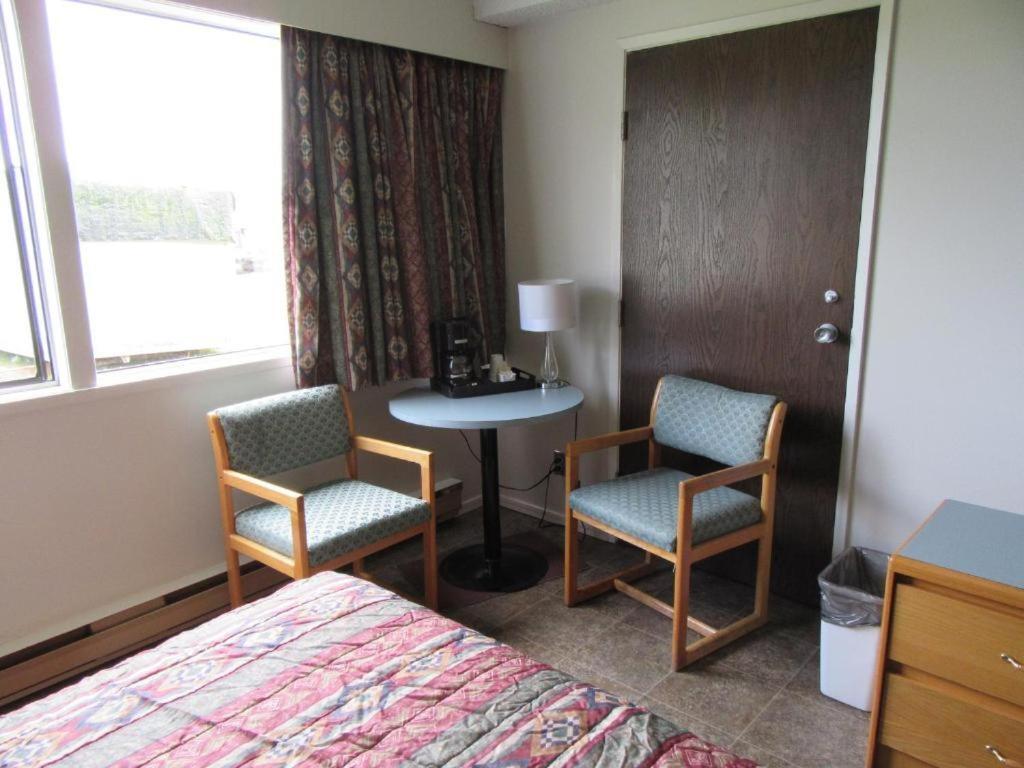 Providence Place Inn Port Hardy Exterior photo